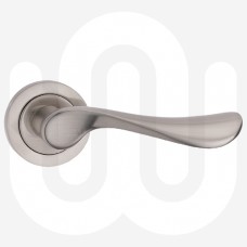 Wave Lever Handle on Rose
